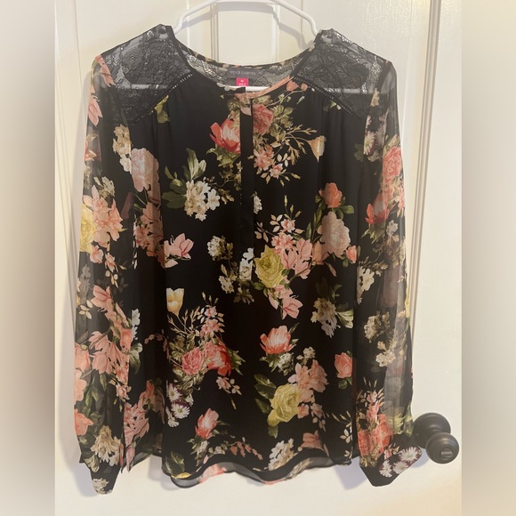 Vince Camuto Floral Blouse - Picture 3 of 3